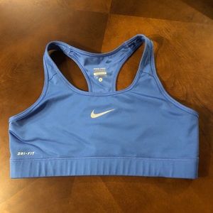 Nike pro sports bra
